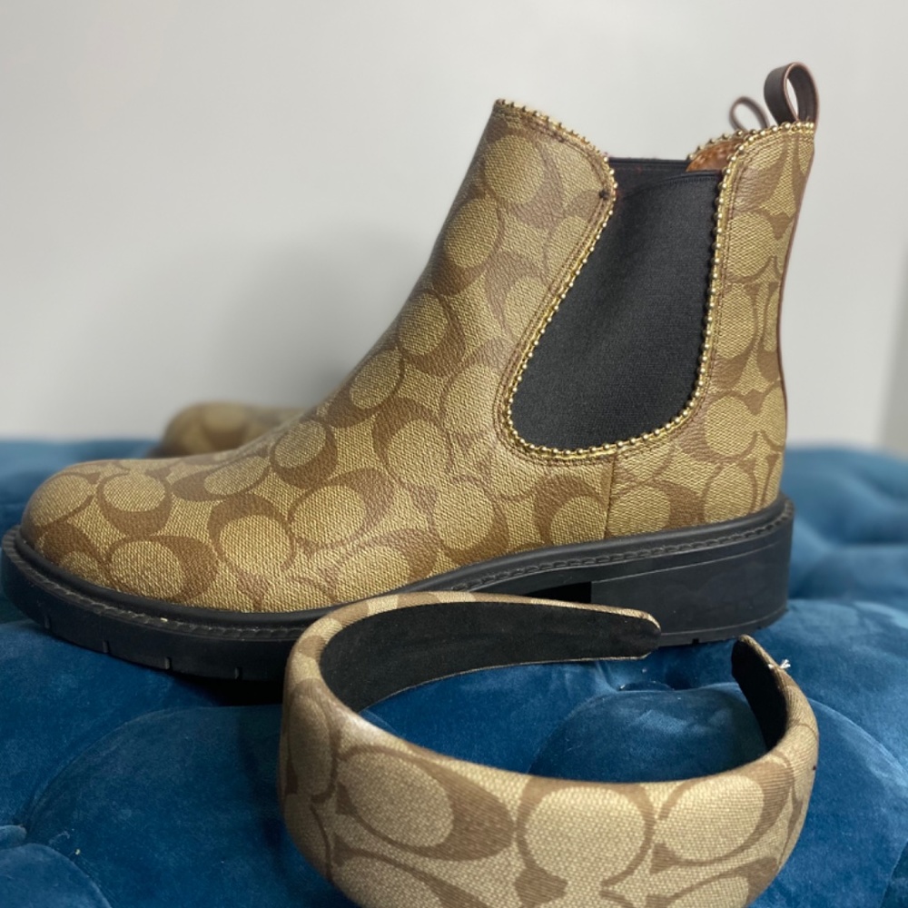 Boots and Headband - Picture 5 of 6